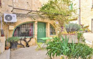 Lovely Apartment In Remoulins With Wifi à Remoulins