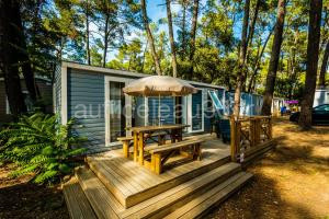 Camping la Sousta**** à Remoulins